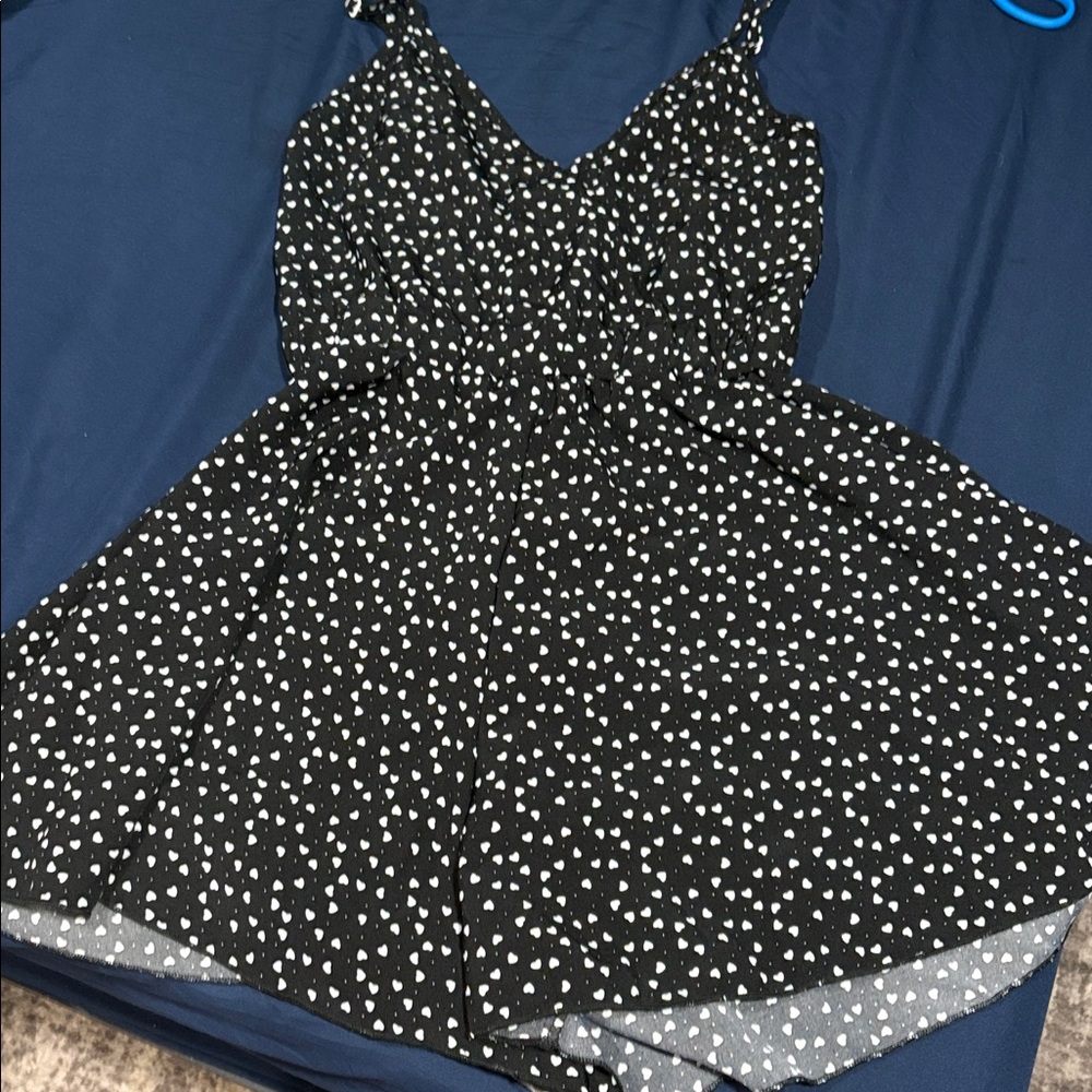 SHEIN Black White Heart Print Romper - Picture 4 of 5